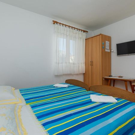 Apartments With A Parking Space Omis - 2745 部屋 写真