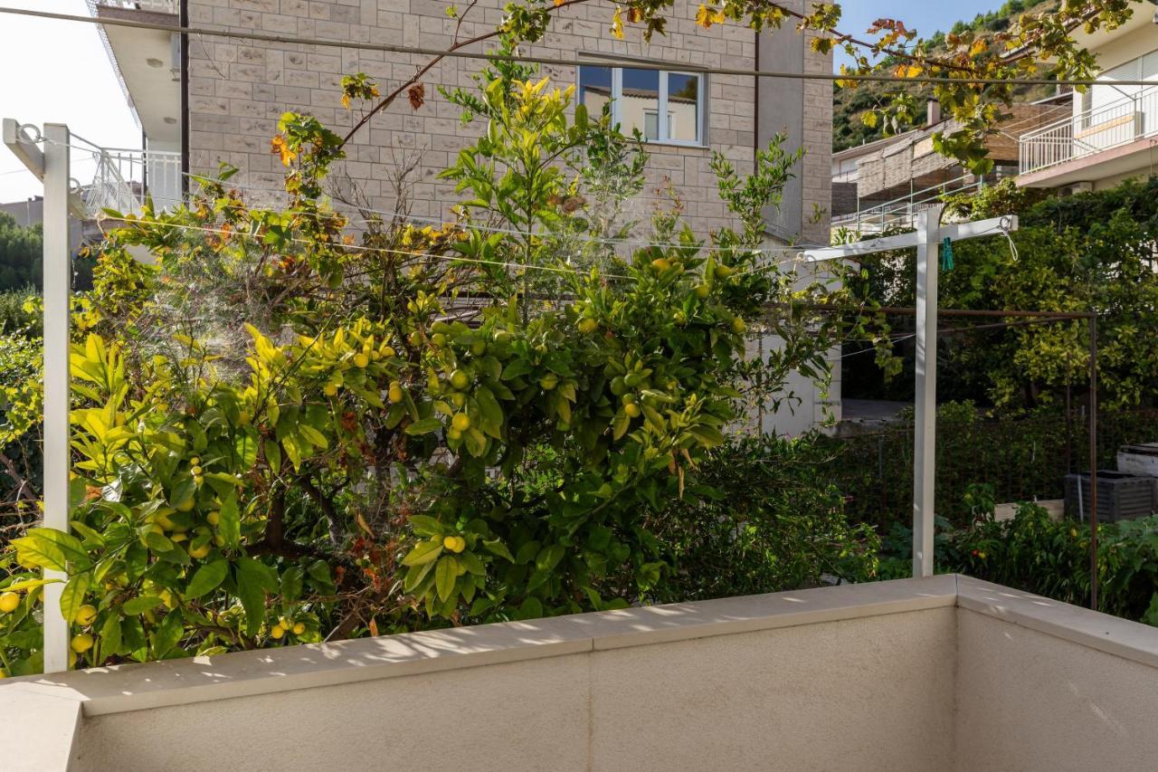 Apartments With A Parking Space Omis - 2745 エクステリア 写真