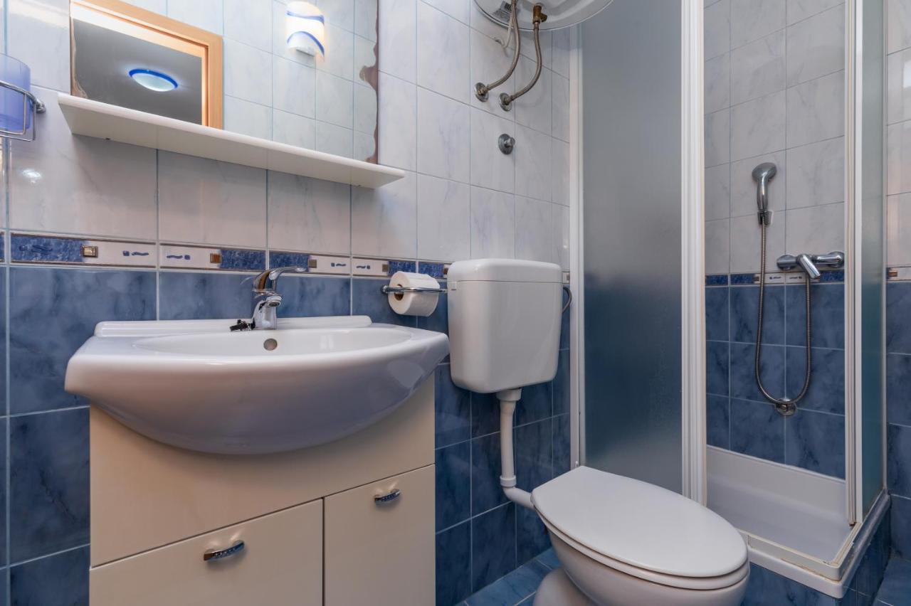 Apartments With A Parking Space Omis - 2745 エクステリア 写真