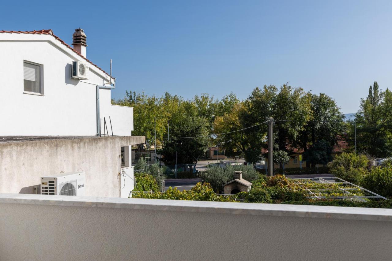 Apartments With A Parking Space Omis - 2745 エクステリア 写真