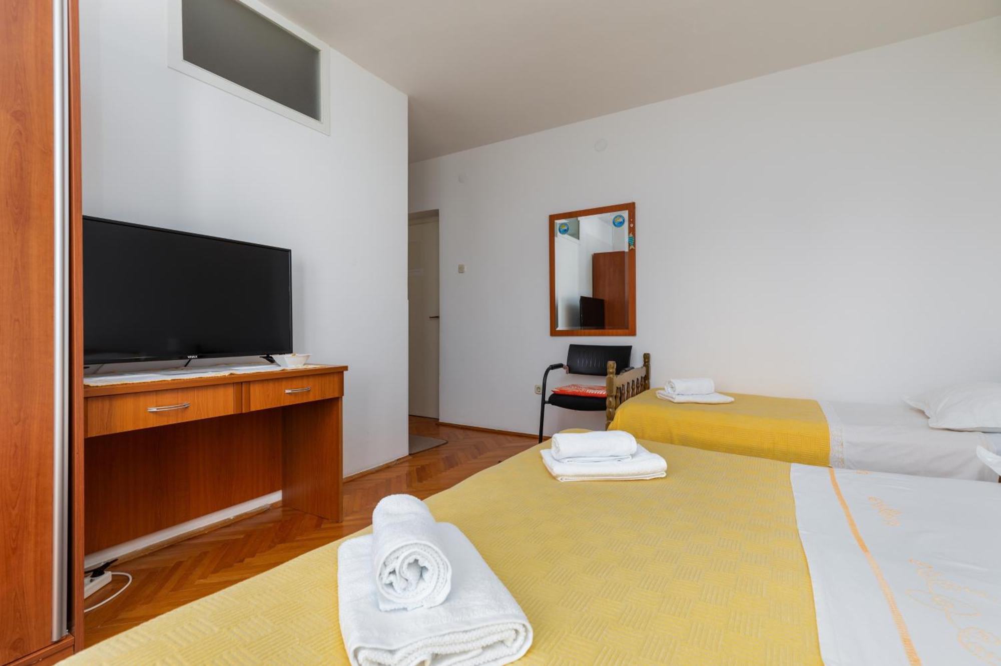 Apartments With A Parking Space Omis - 2745 部屋 写真