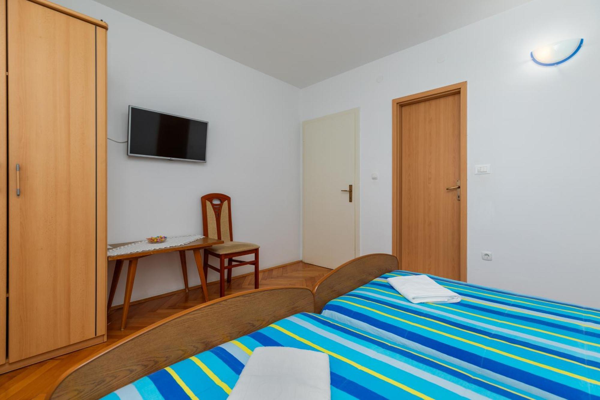Apartments With A Parking Space Omis - 2745 部屋 写真